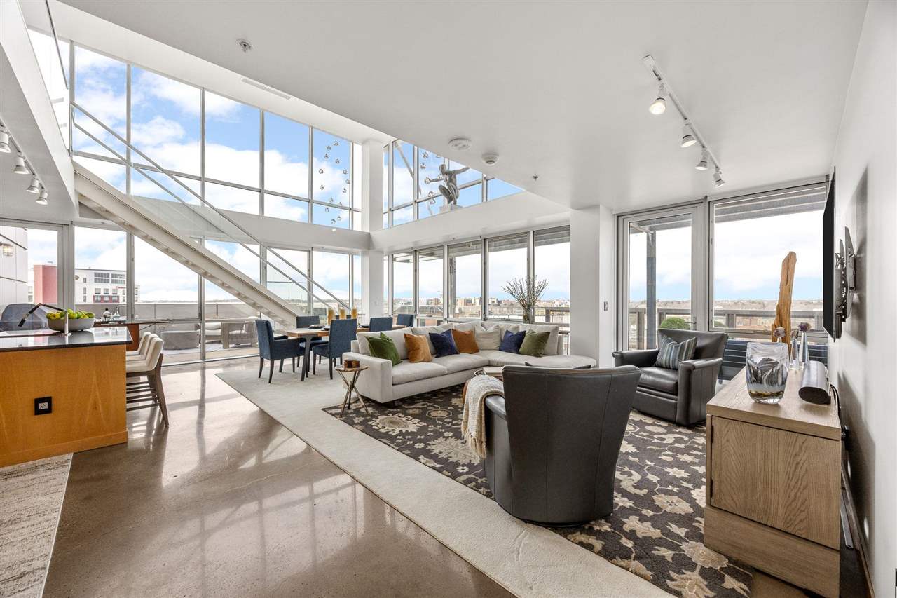 221 E College St Unit: 1206