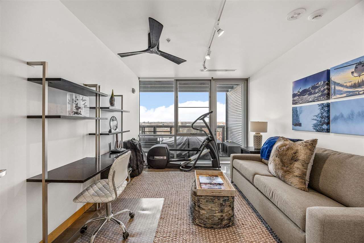 221 E College St Unit: 1206