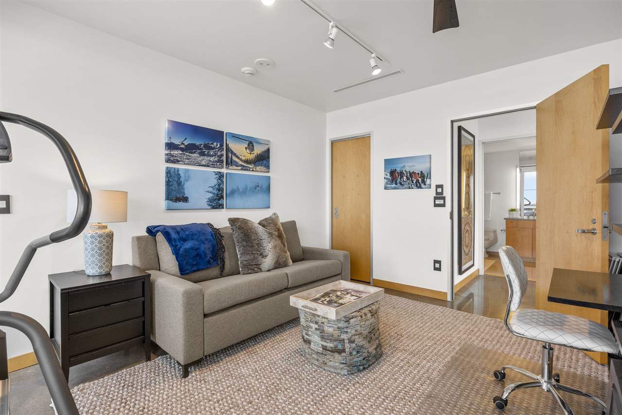 221 E College St Unit: 1206