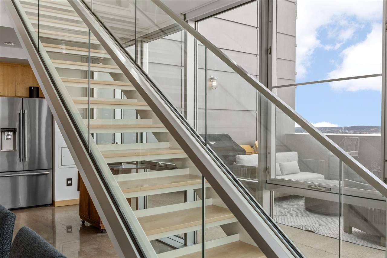 221 E College St Unit: 1206