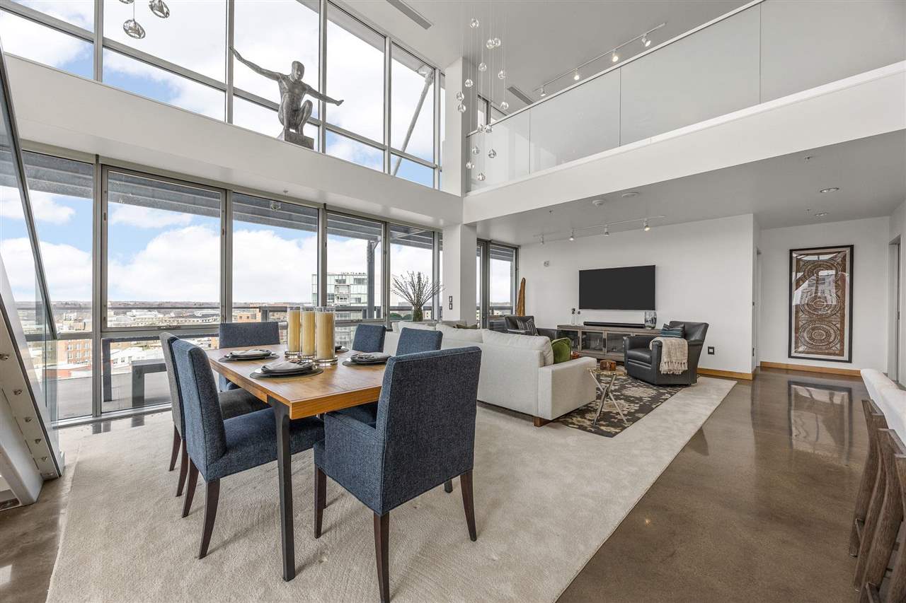 221 E College St Unit: 1206