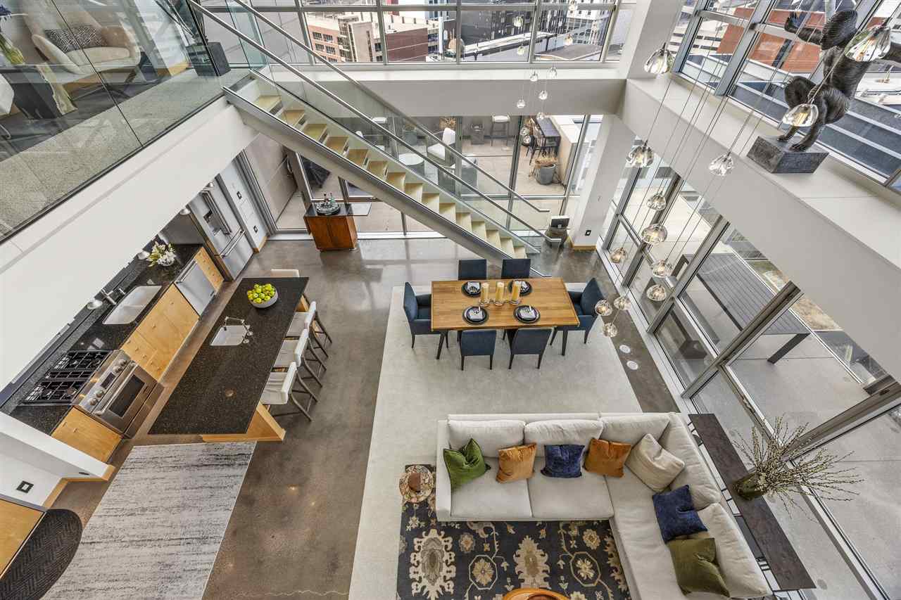 221 E College St Unit: 1206