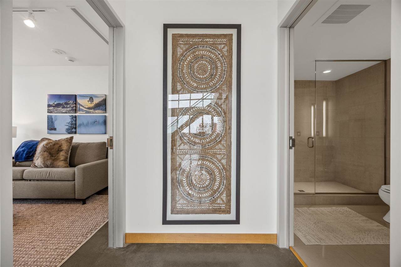 221 E College St Unit: 1206