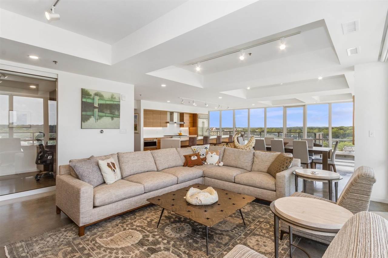 404 E College St Unit: No. 1101 + 1102