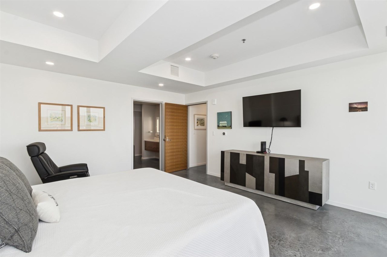 404 E College St Unit: No. 1101 + 1102