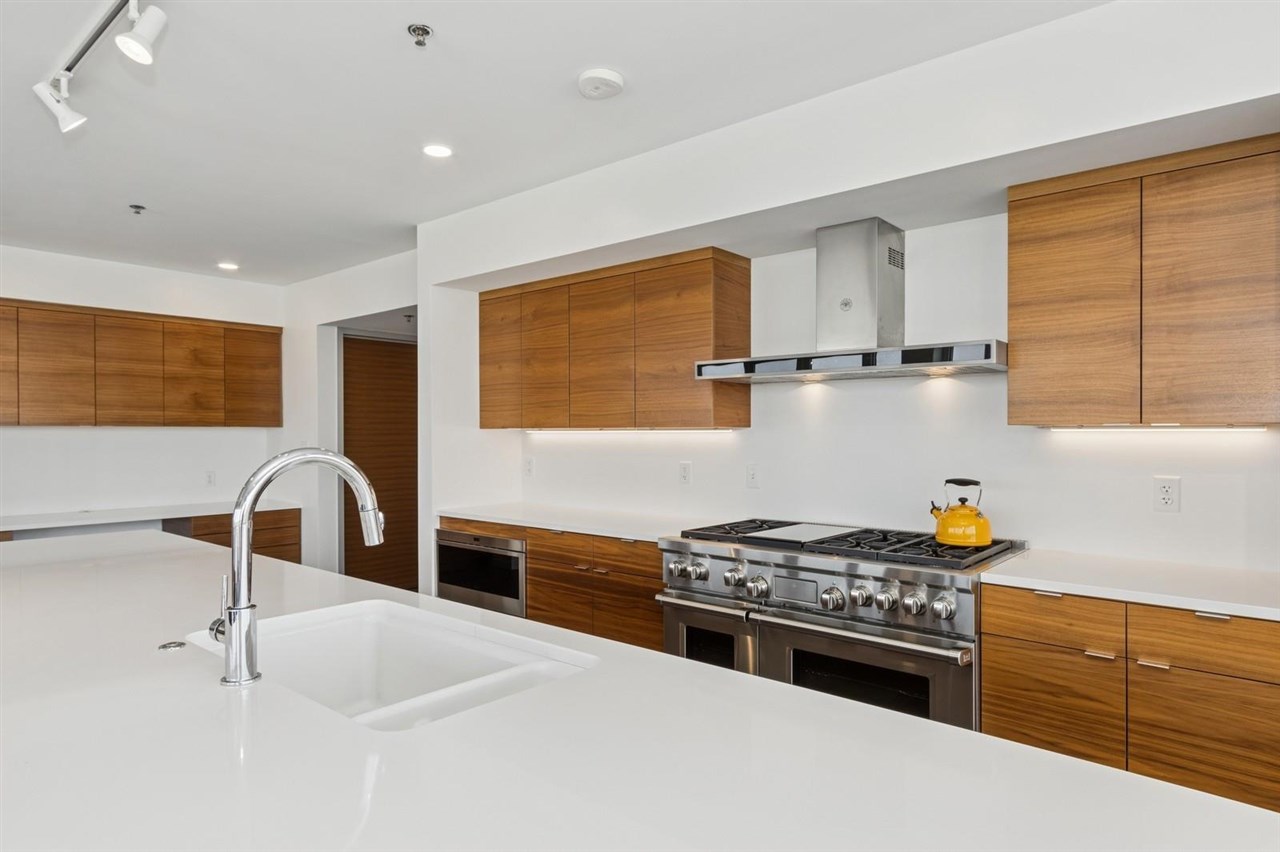 404 E College St Unit: No. 1101 + 1102