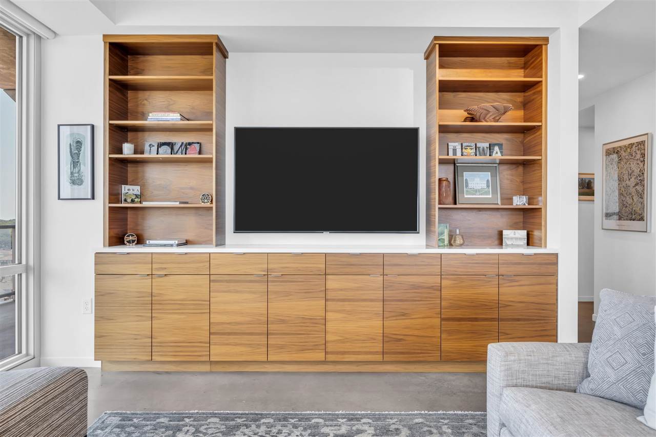 404 E College St Unit: No. 1101 + 1102