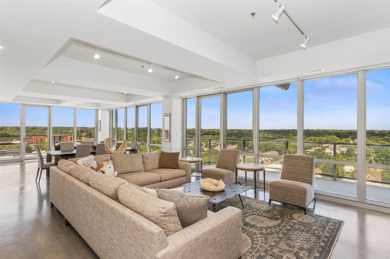 404 E College St Unit: No. 1101 + 1102