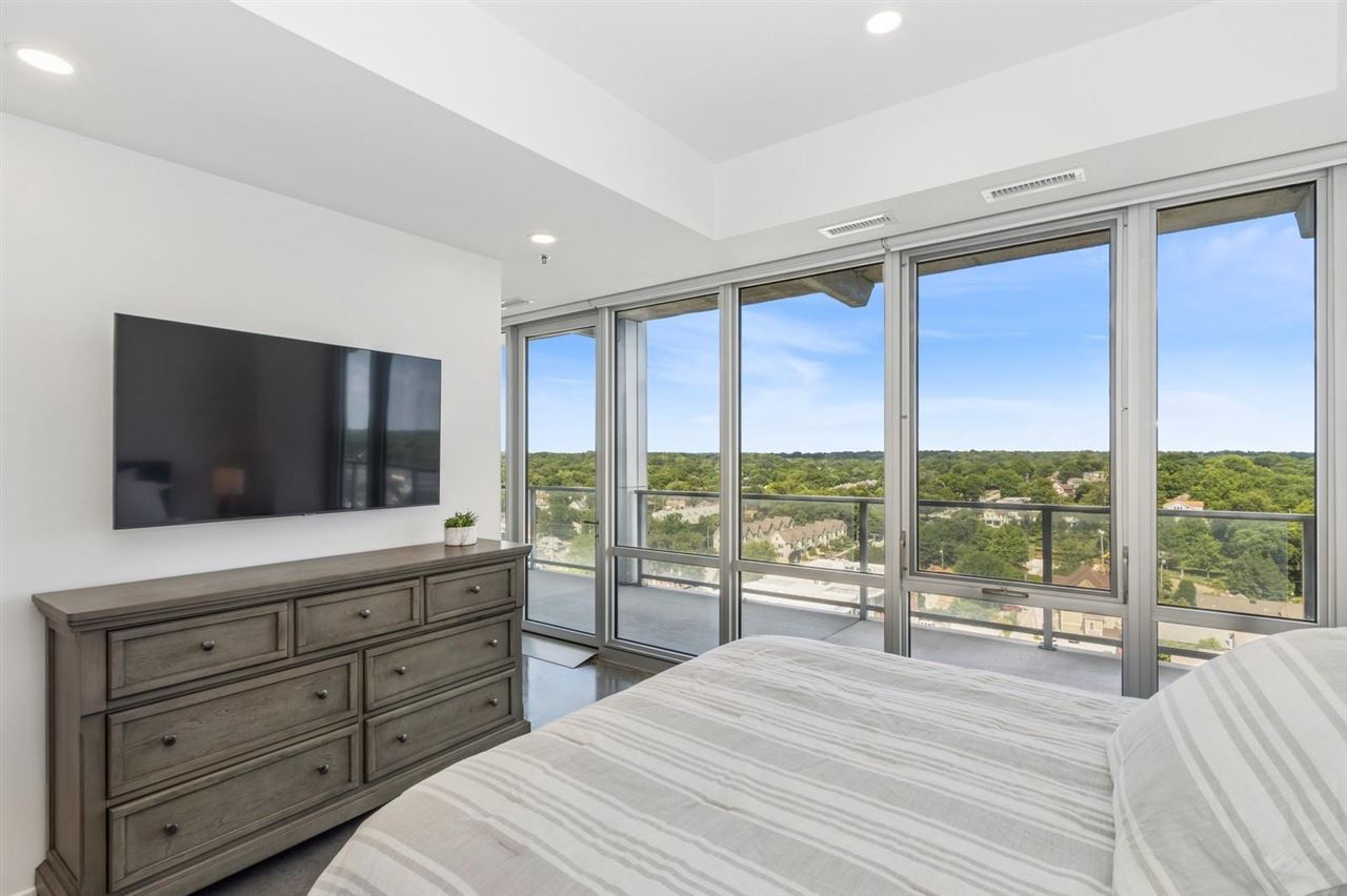 404 E College St Unit: No. 1101 + 1102