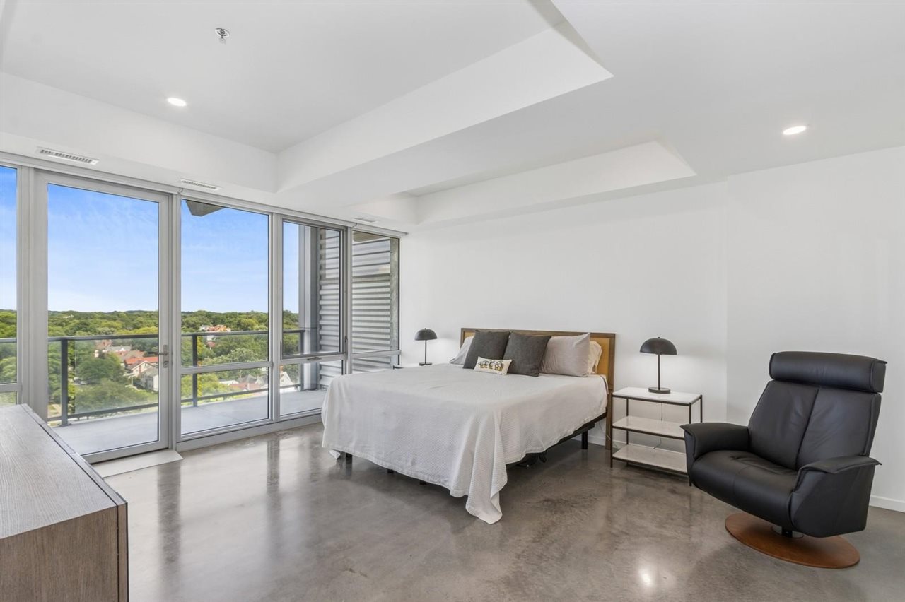 404 E College St Unit: No. 1101 + 1102