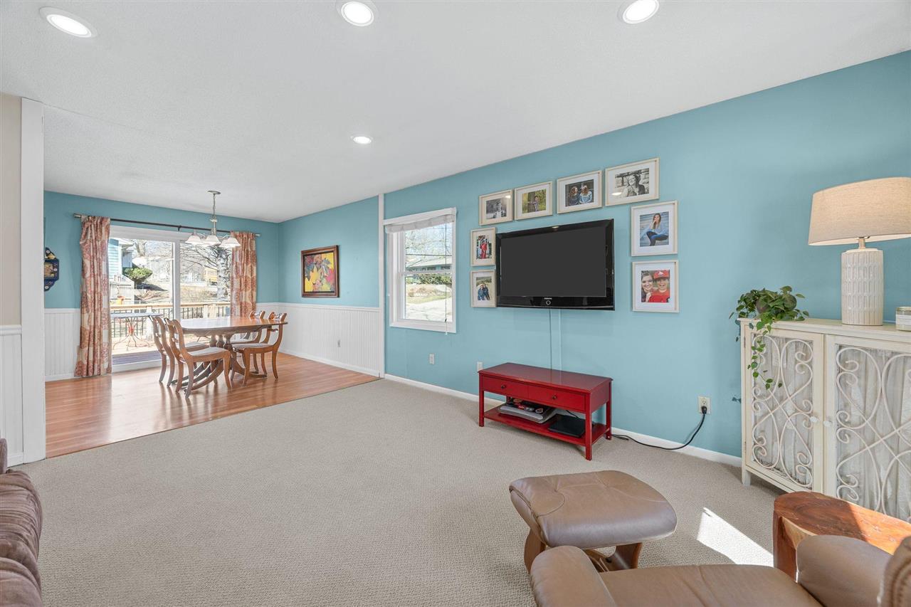 3040 Stanford Ave