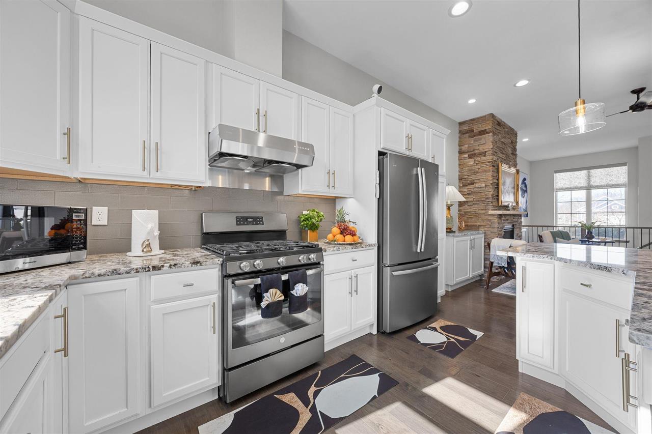 1307 High Country Pl