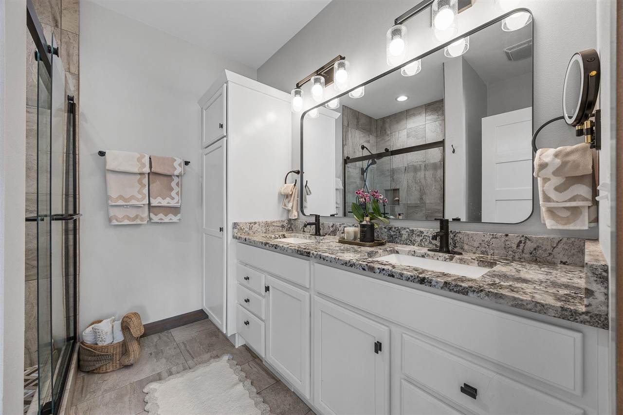 1307 High Country Pl