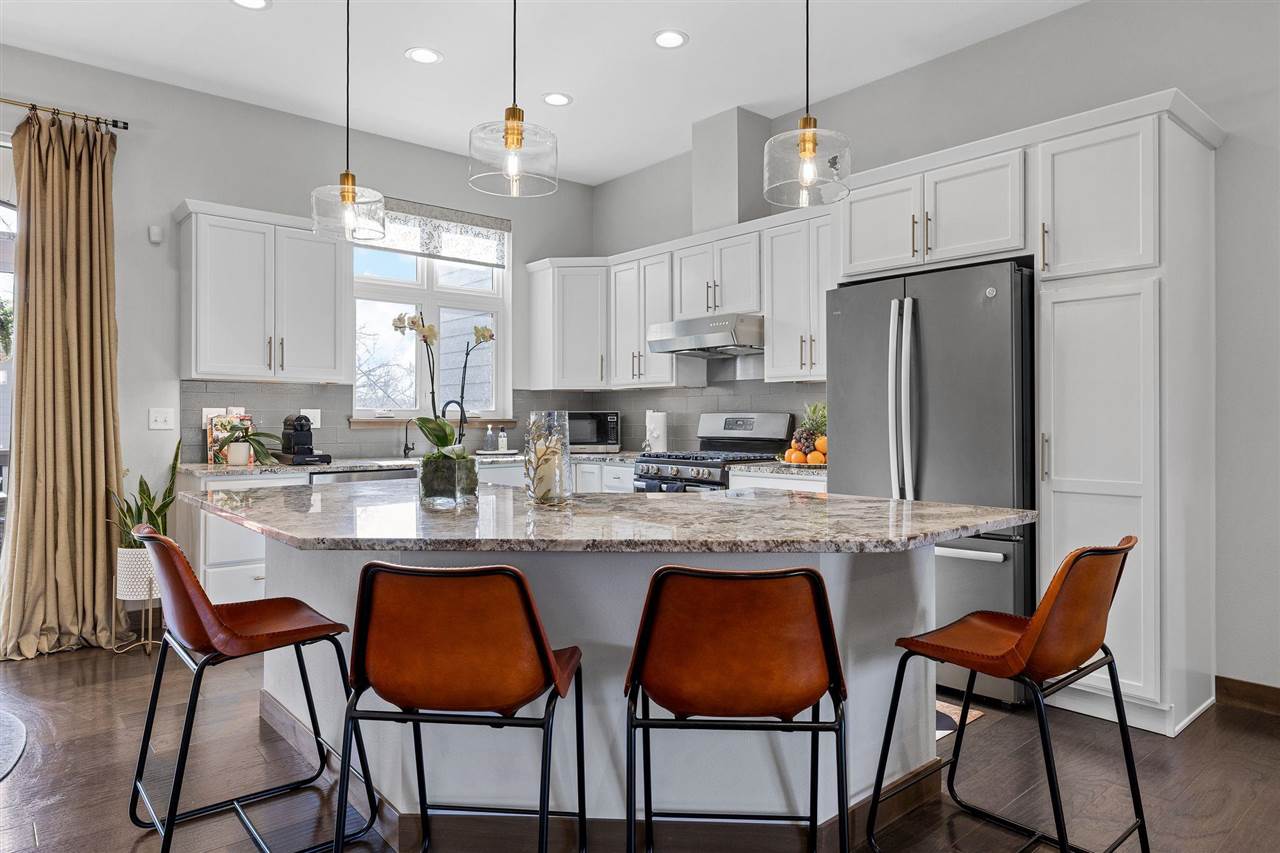 1307 High Country Pl