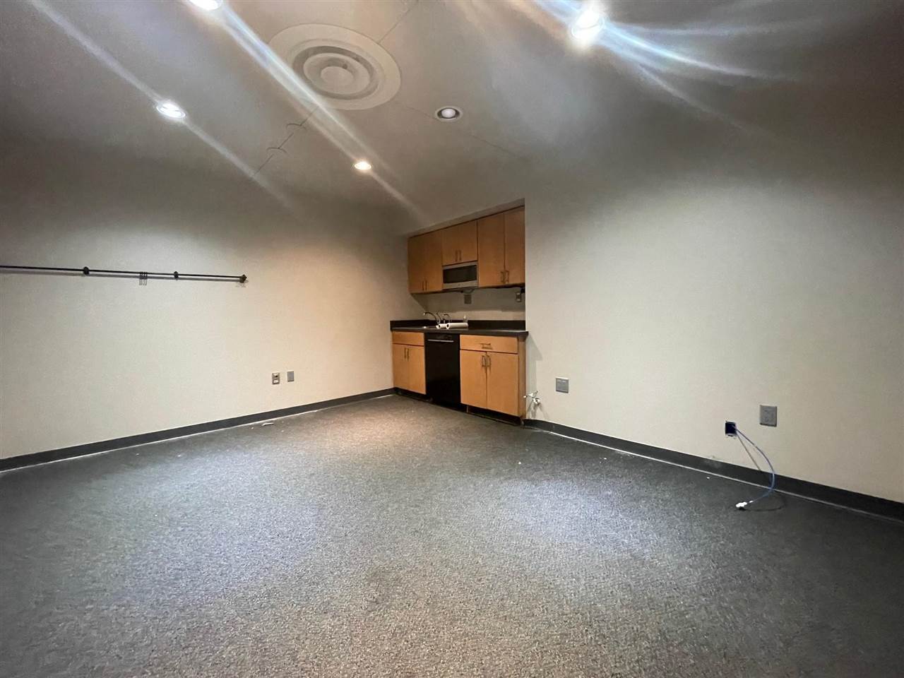 2300 Oakdale Blvd