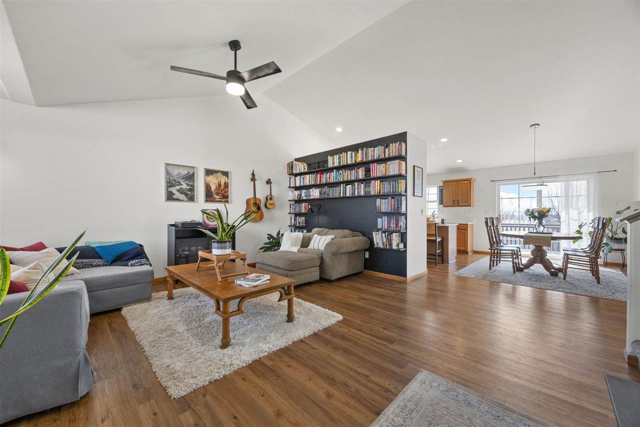 1289 Langenberg Ave