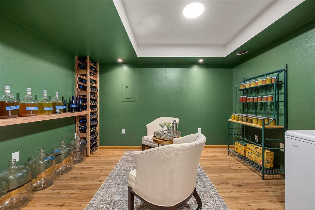 1289 Langenberg Ave