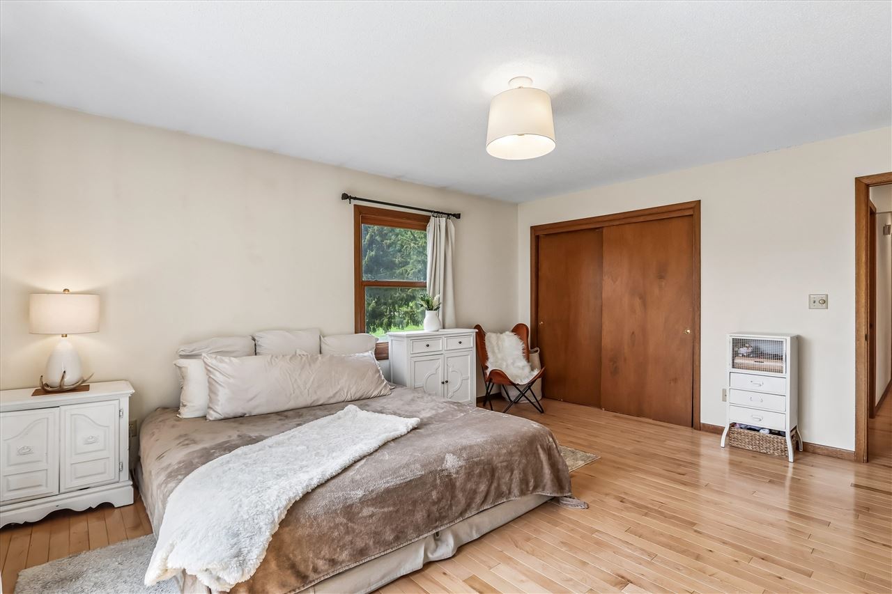 4333 Pine Ridge Trl NE