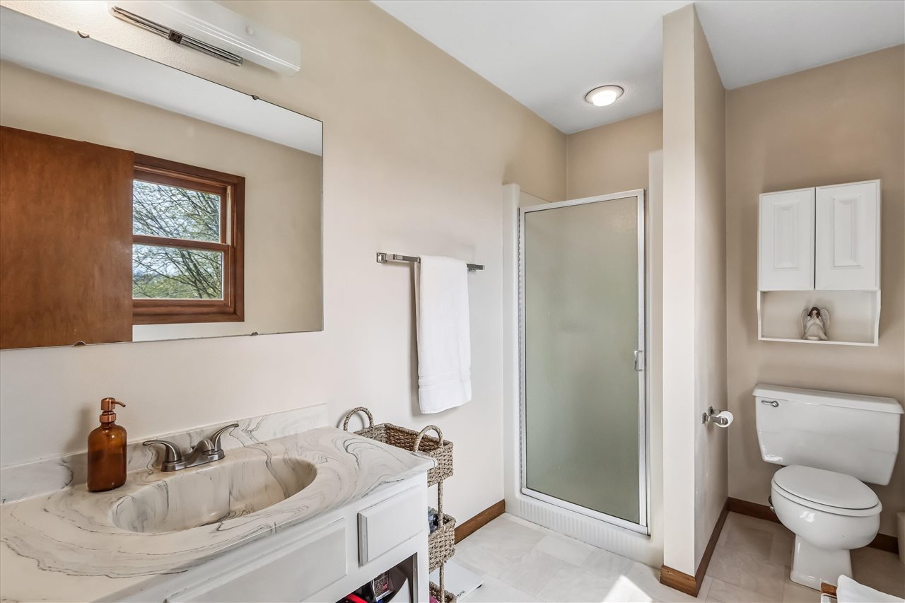 4333 Pine Ridge Trl NE