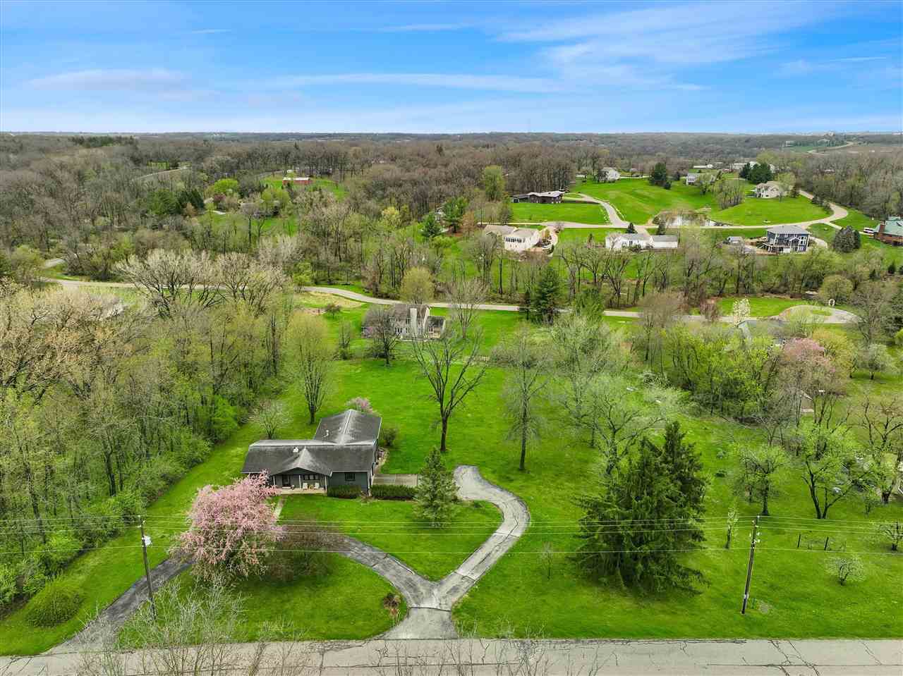 4333 Pine Ridge Trl NE