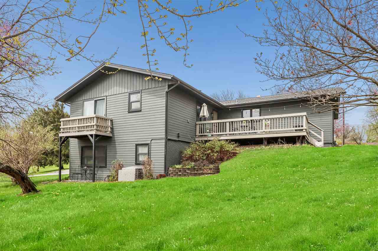 4333 Pine Ridge Trl NE