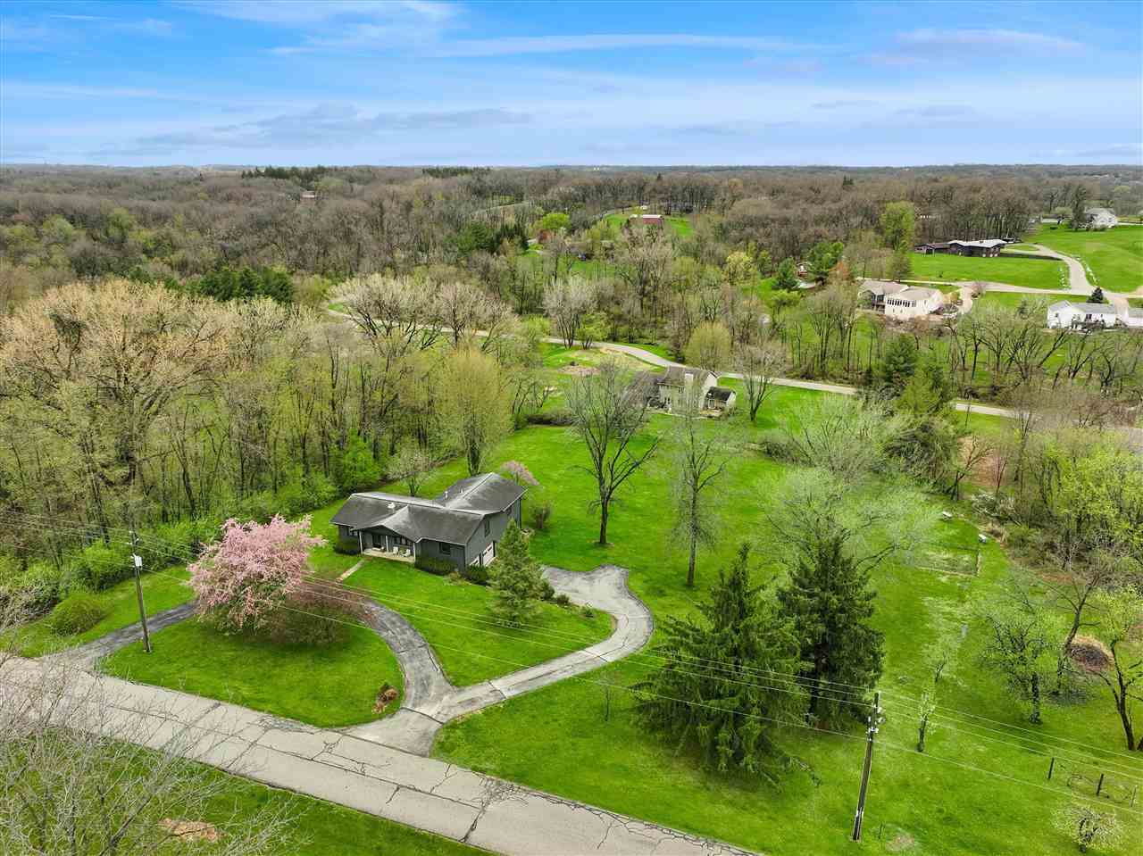 4333 Pine Ridge Trl NE