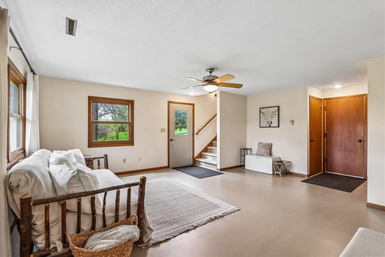 4333 Pine Ridge Trl NE