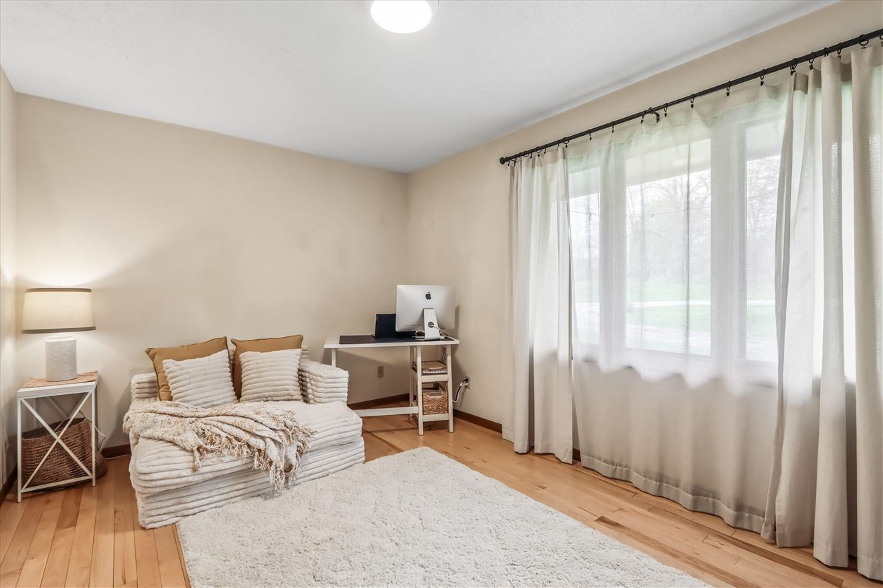 4333 Pine Ridge Trl NE