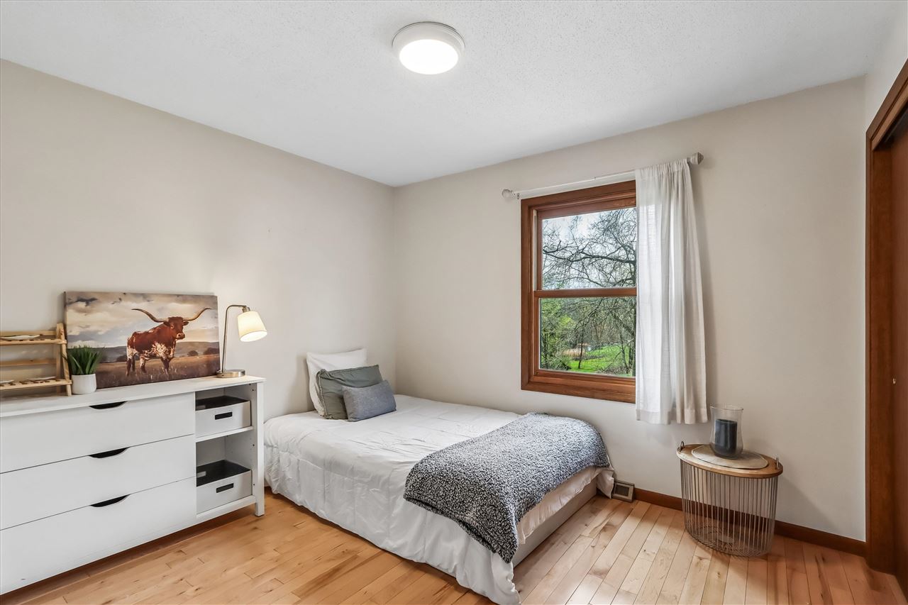 4333 Pine Ridge Trl NE