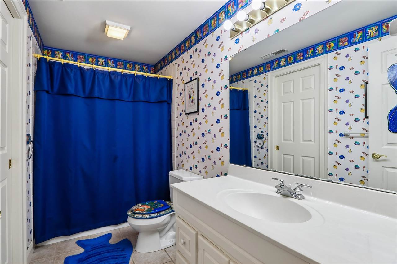 1 Acorn Ct