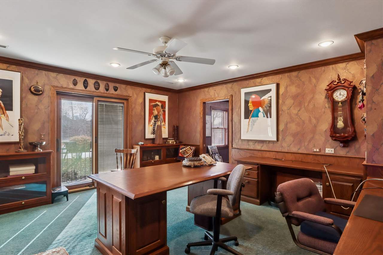 1 Acorn Ct
