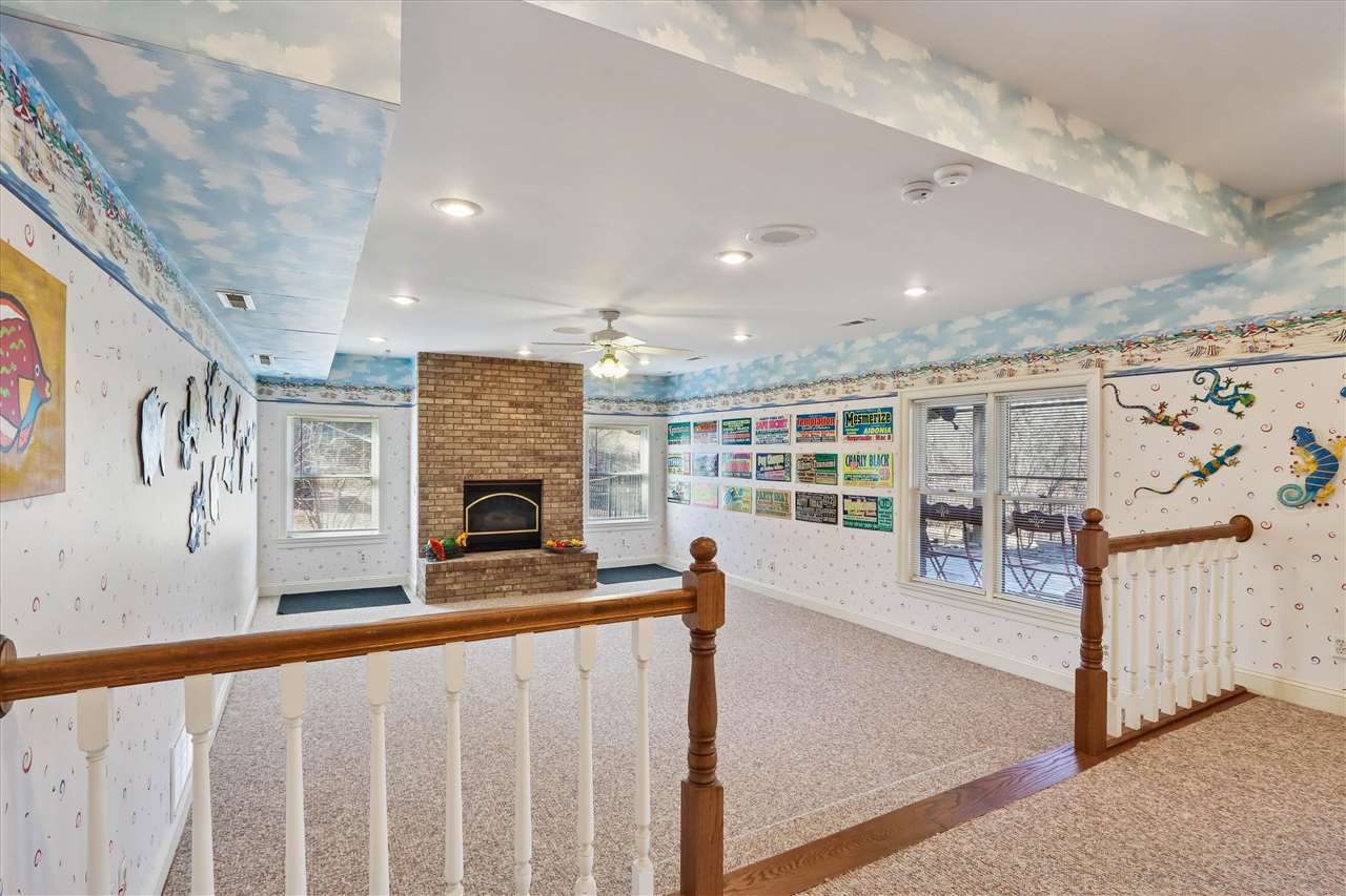 1 Acorn Ct