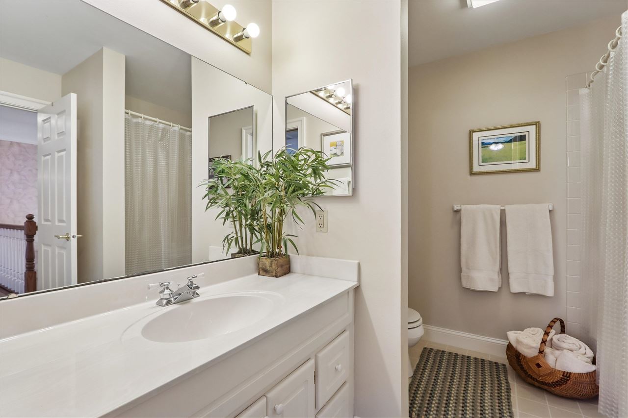 1 Acorn Ct