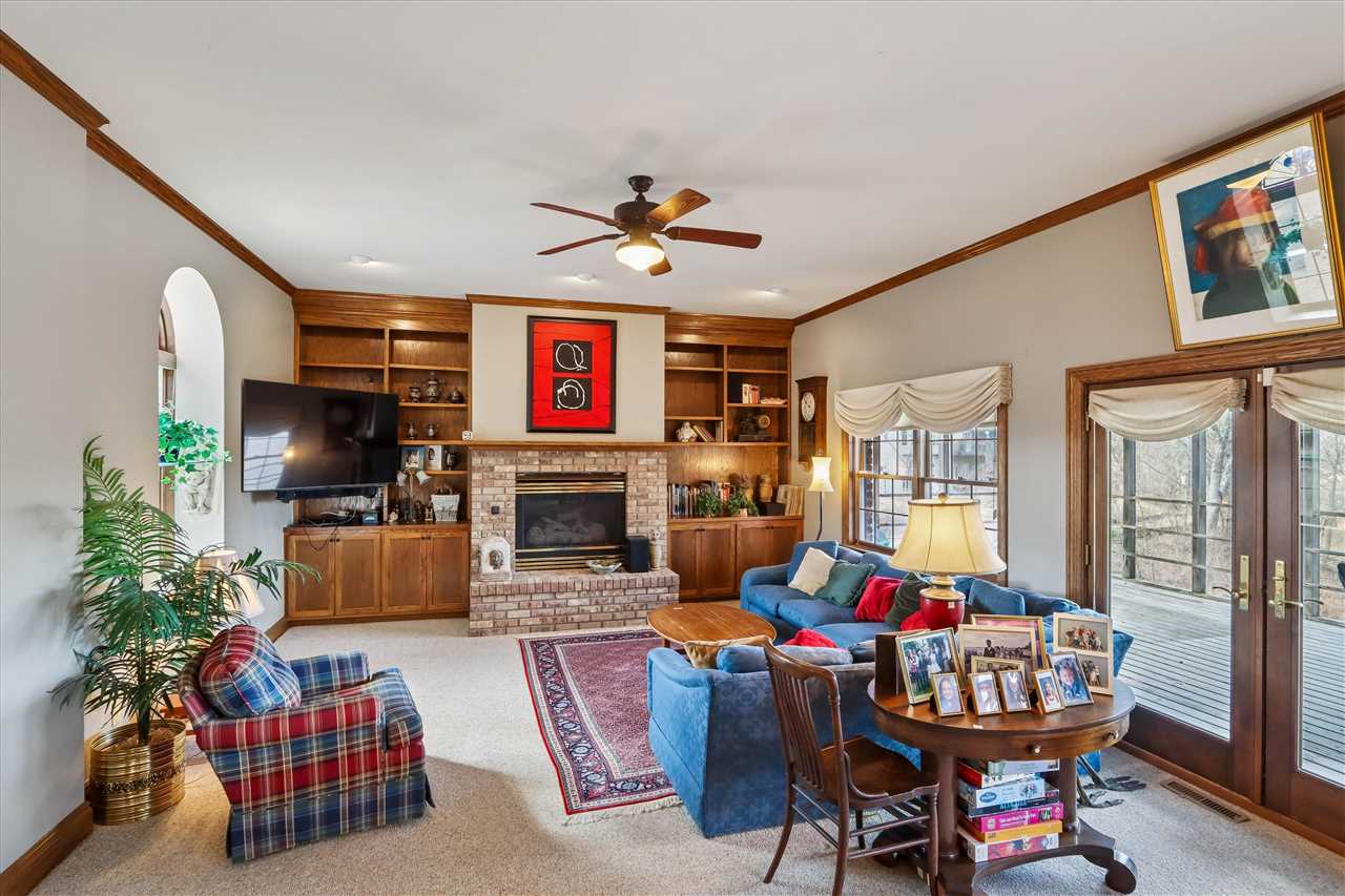 1 Acorn Ct