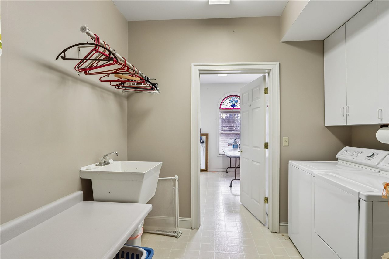 1 Acorn Ct