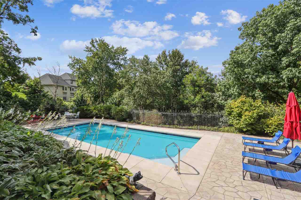 1 Acorn Ct