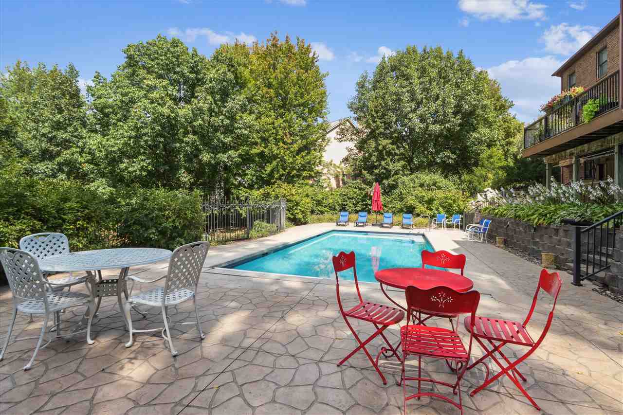 1 Acorn Ct