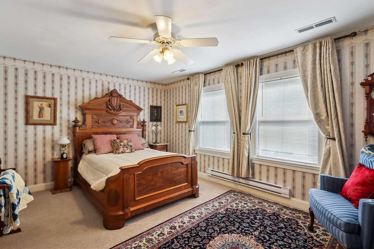 1 Acorn Ct