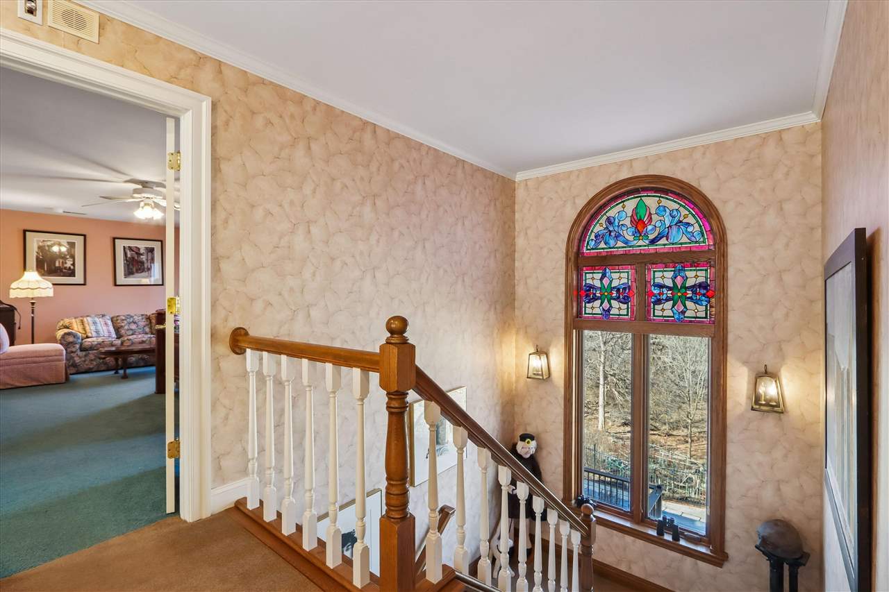 1 Acorn Ct