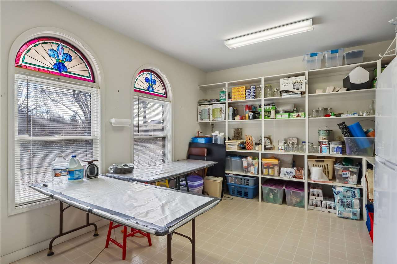1 Acorn Ct