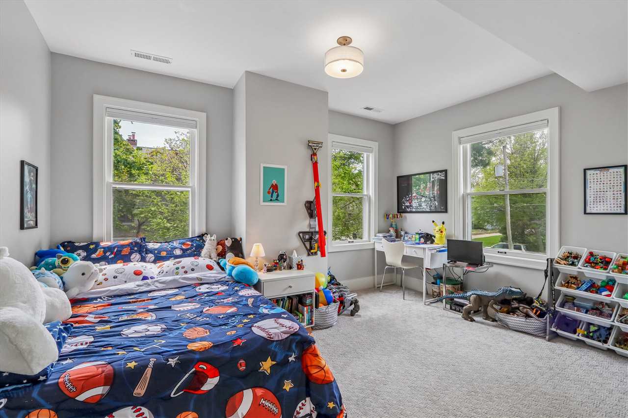 424 S Summit