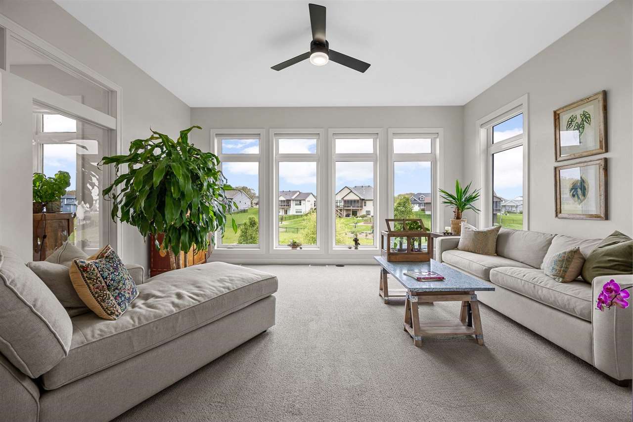 1352 Ava Cir