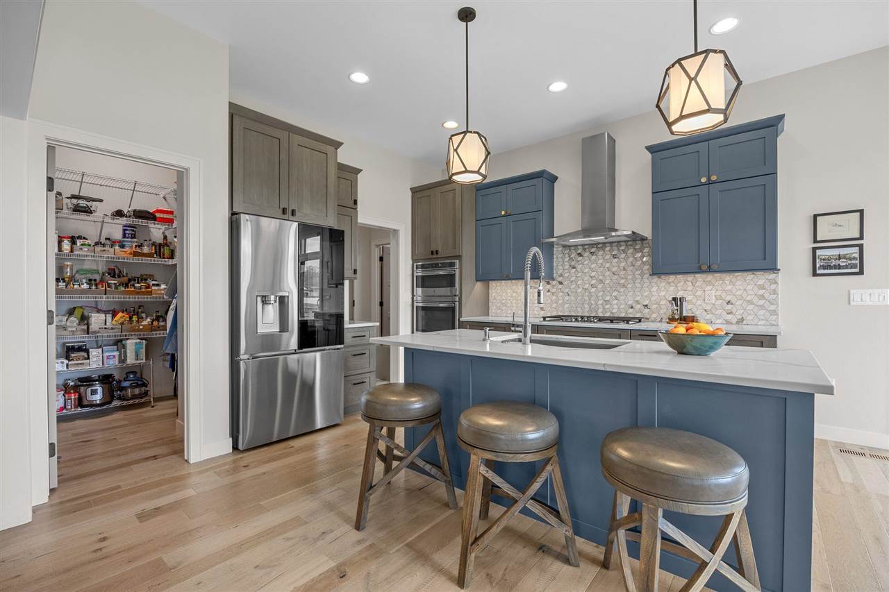 1352 Ava Cir