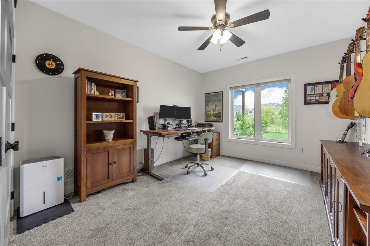 1352 Ava Cir