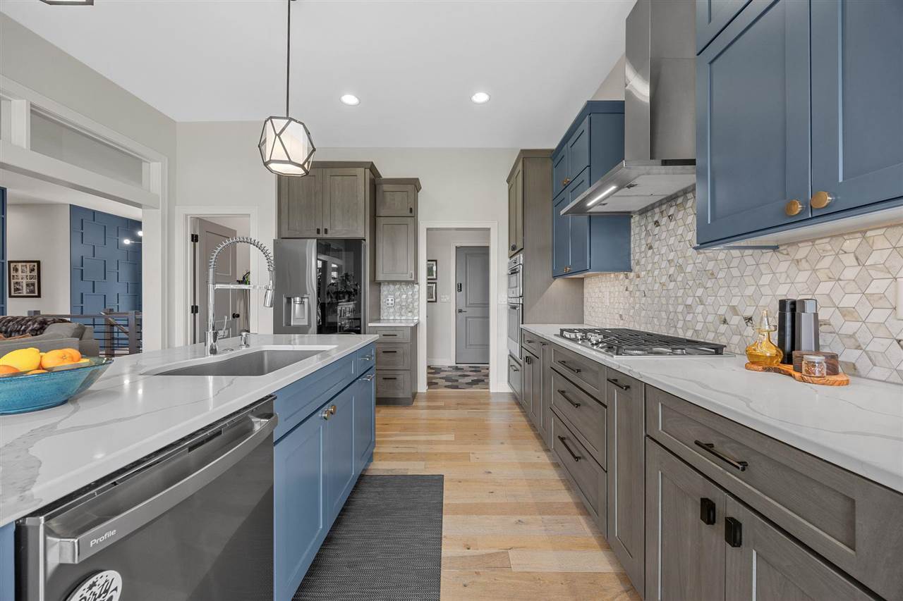 1352 Ava Cir