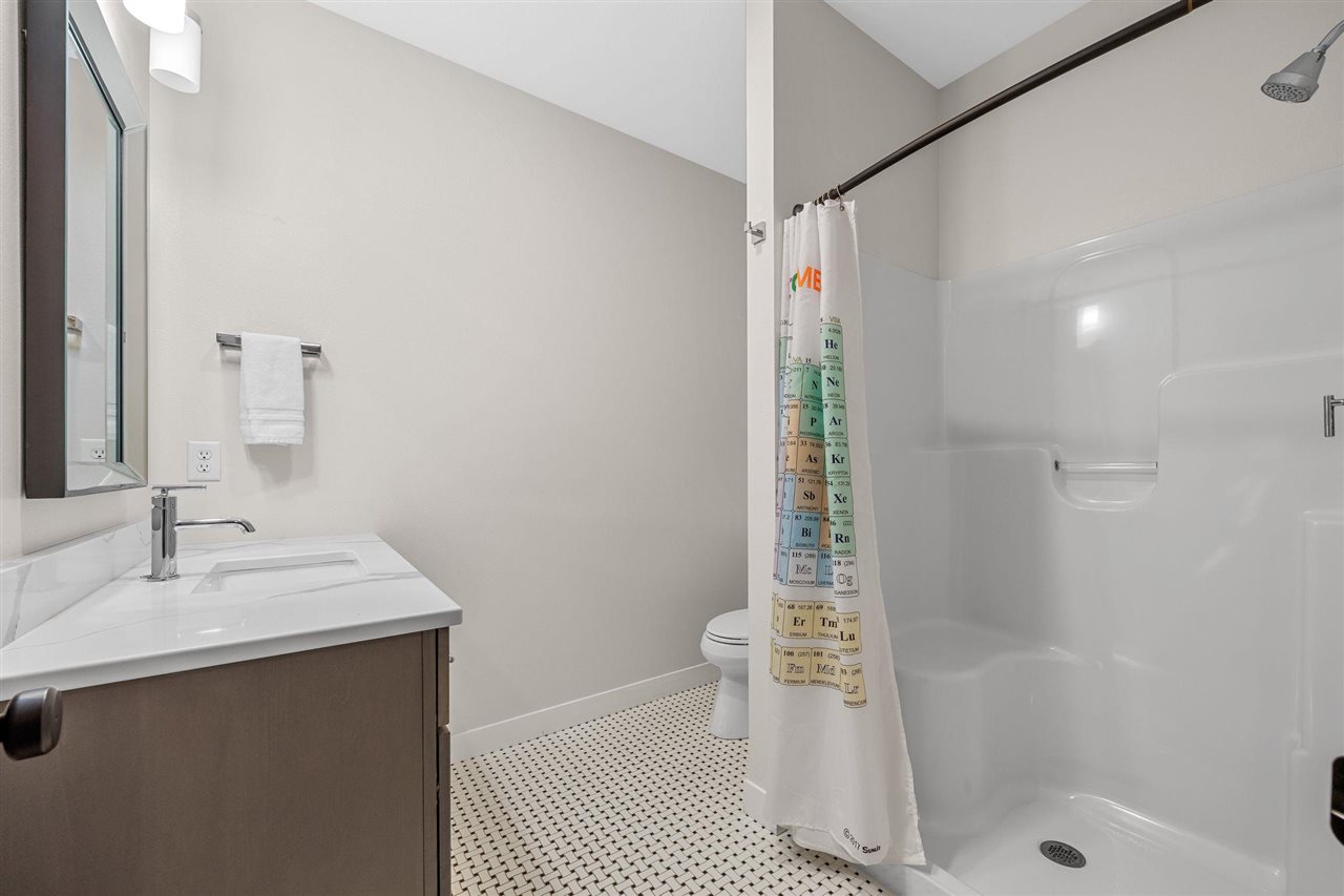 1352 Ava Cir