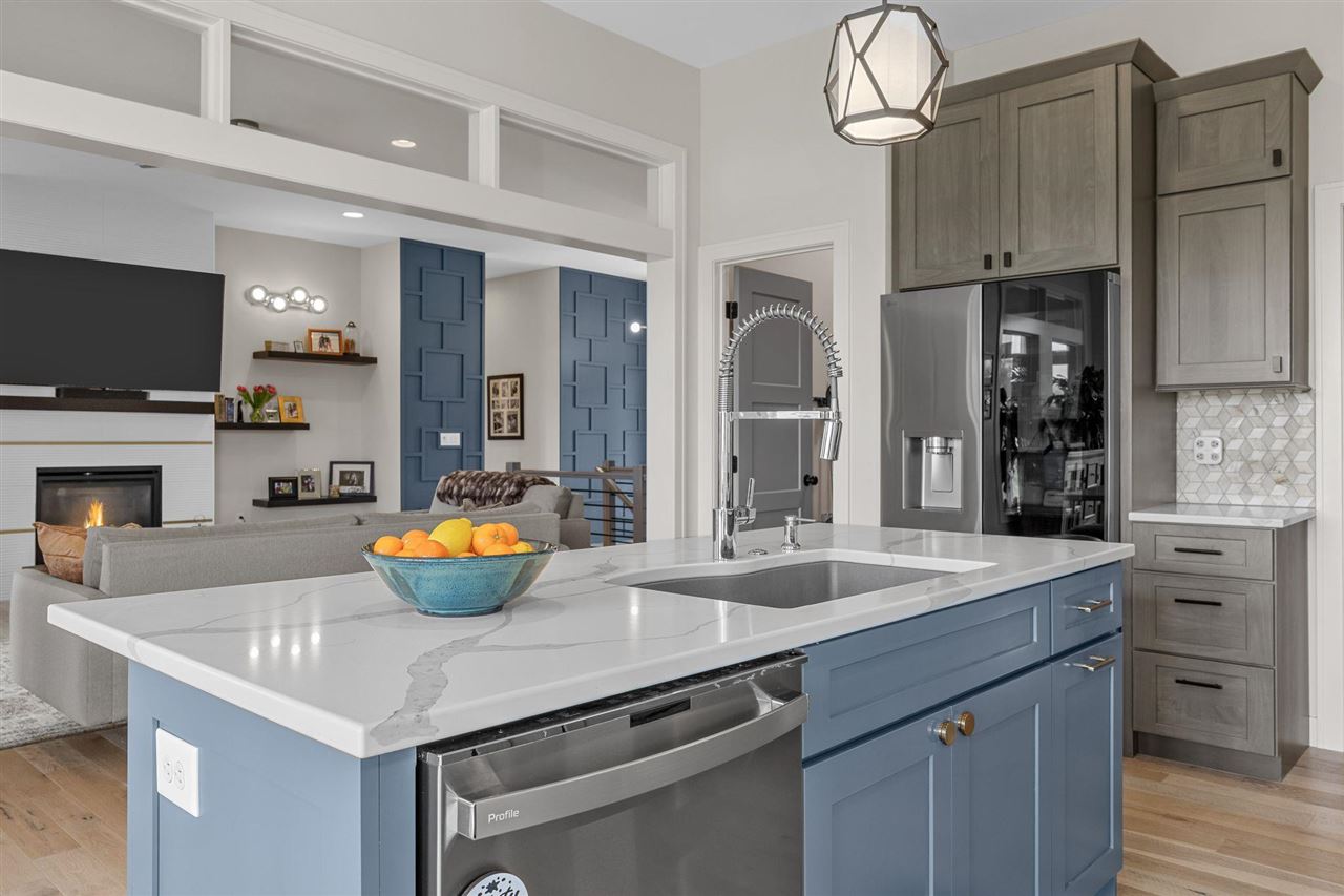 1352 Ava Cir