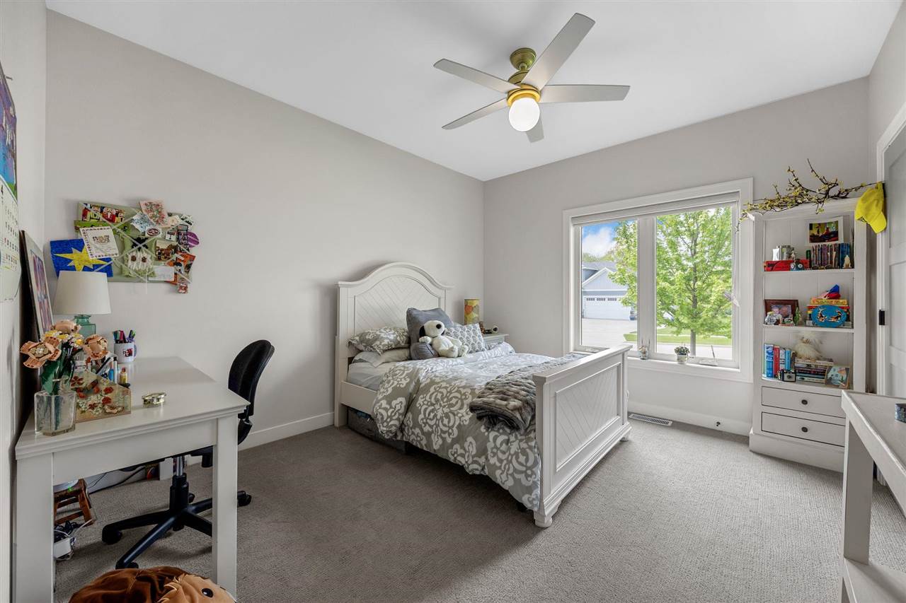 1352 Ava Cir