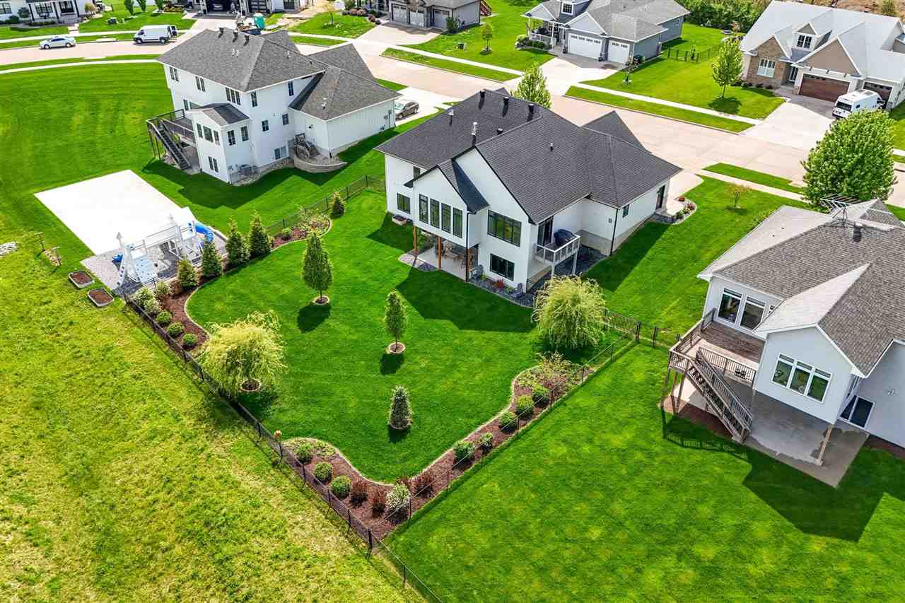 1352 Ava Cir