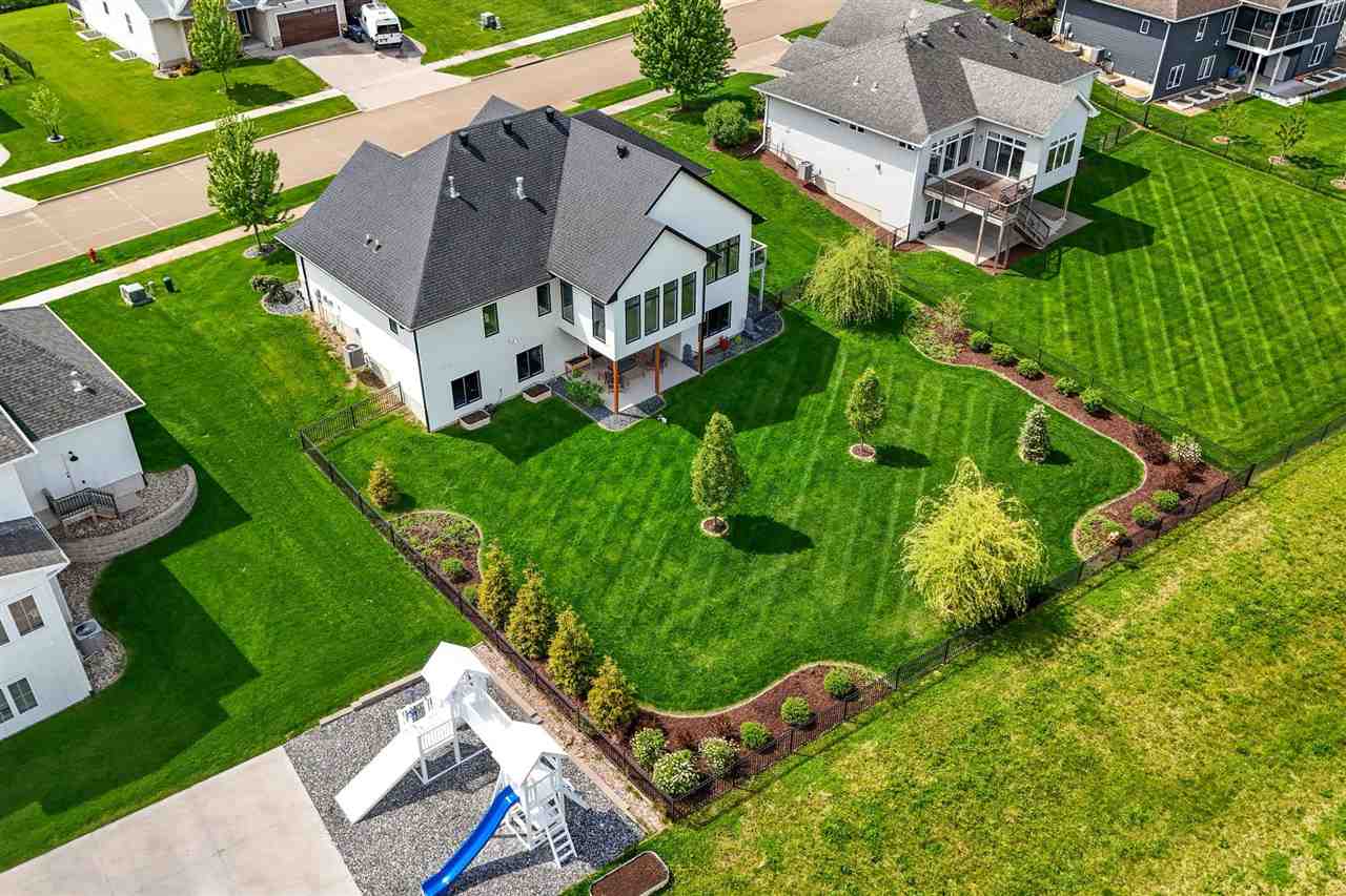 1352 Ava Cir